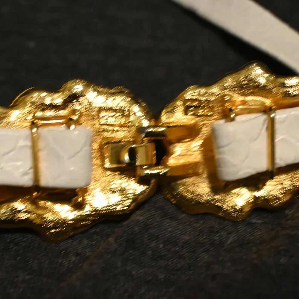 VINTAGE Mimi Di N 1981 Gold Tone Leaf Belt Clasp Buckle 28